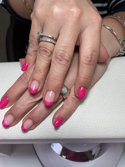 Peluqueria & Uñas Lumar