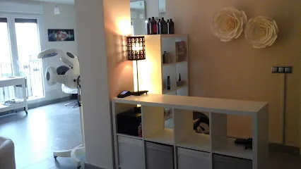 Peluquería y Estética Esencial