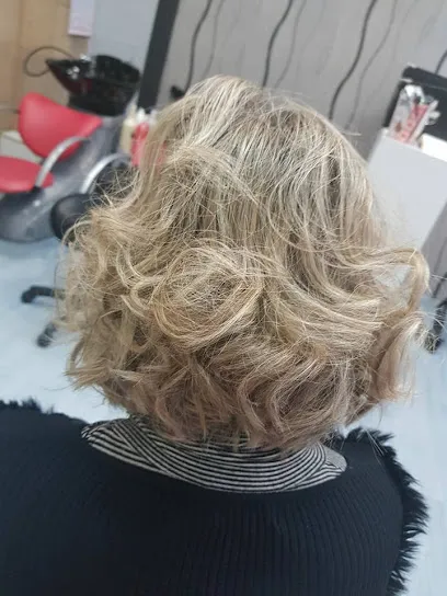 Peluquería y Estetica HK