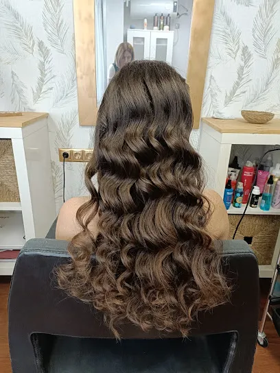 PELUQUERÍA y ESTÉTICA LUISA MOLINA