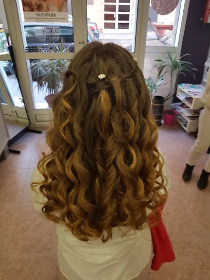 Peluquería y Estética Montse y Cris