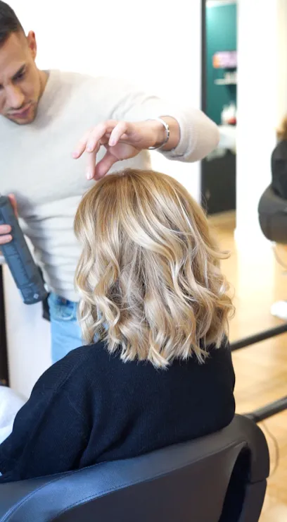 Peluquería Zazu Hair Studio