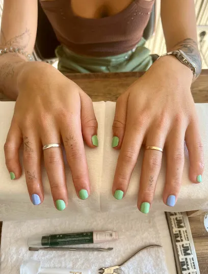 PURO Nail Bar