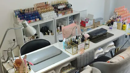 Queen Nails