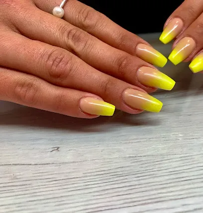 ROXANA Nails