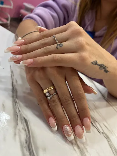 Roxanne Nails