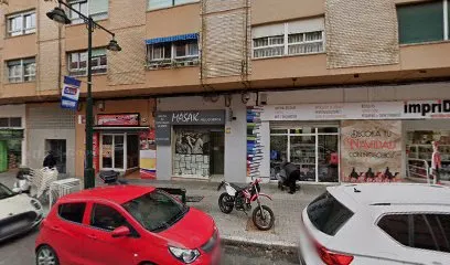 Salón De Estilismo Unisex Masak Peluqueros