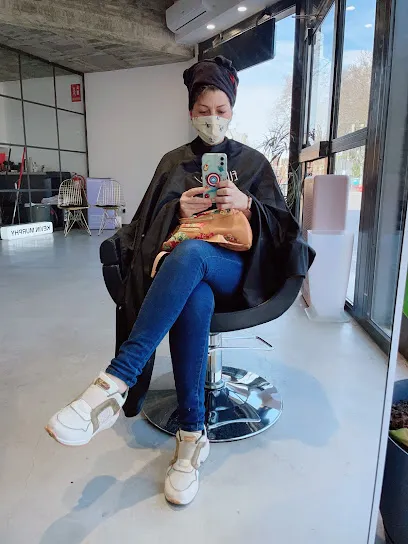 SALOON hair lounge
