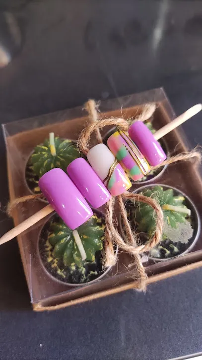 Samares Nails