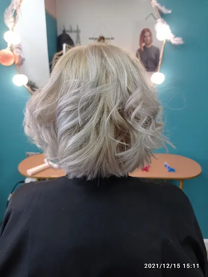 SG Sendy Ginesta hairstyle