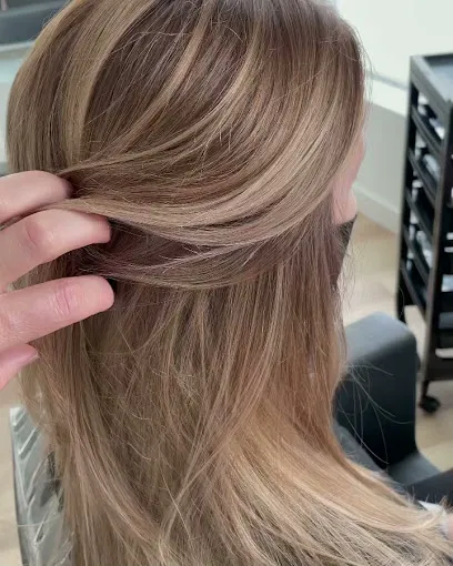 SINUOUS salón de belleza y peluquería