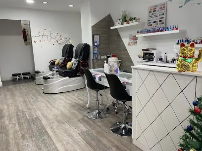 Smile Nails