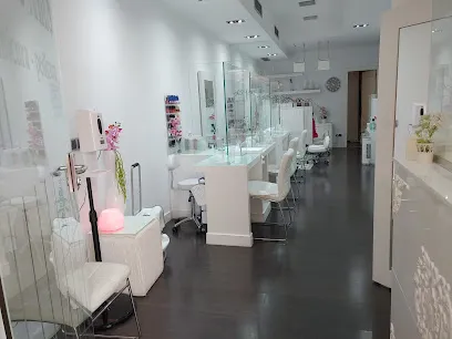 Studios Nails