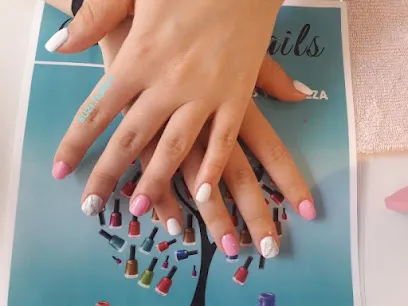 Suzi Nails