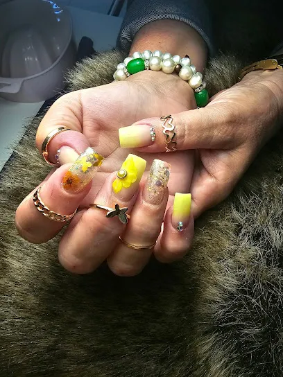 Tailenis-Nails y mari-Nails