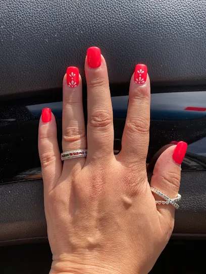 Uñas de Laura