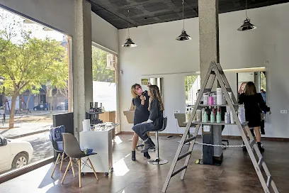 Vania Coromer Hair Stylist