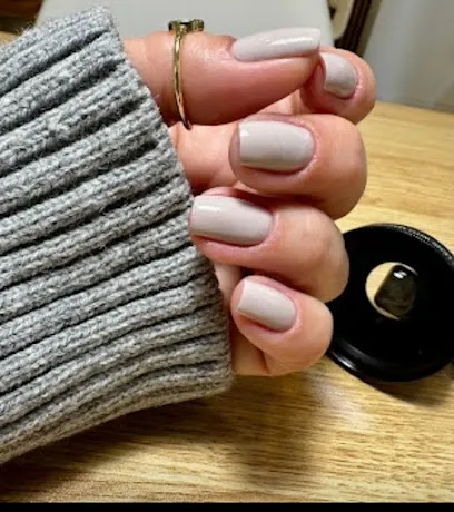 Vivi's Nails Studio