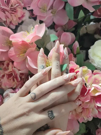 Vogue Nail