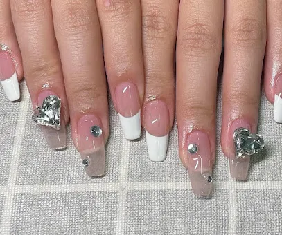Winnie Nails